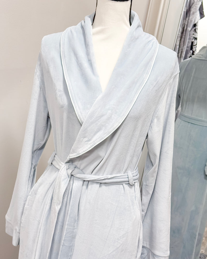 Classic Harbin Robe - Ice