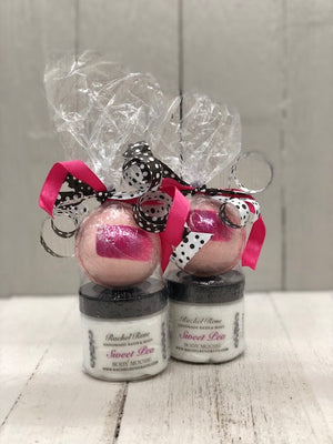 
            
                Load image into Gallery viewer, Bath Bomb &amp;amp; Body Mousse Combo
            
        