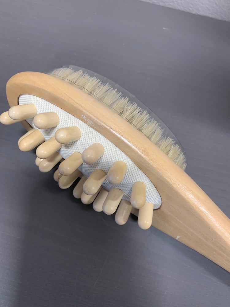 Massaging Bath Brush - Long Handle